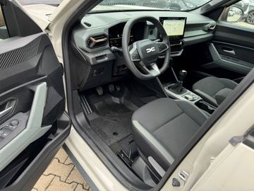 Car image 11