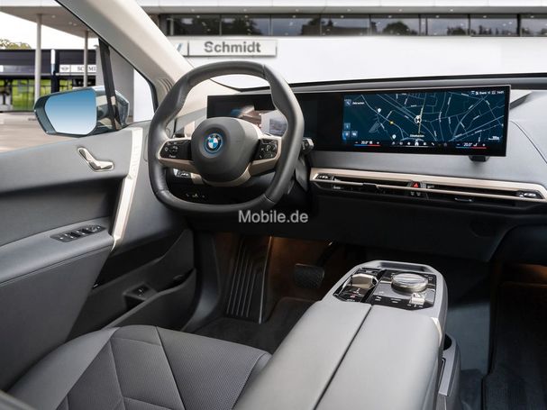 BMW iX xDrive40 240 kW image number 4