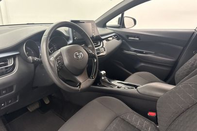 Car image 11