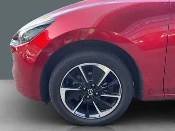 Car image 19