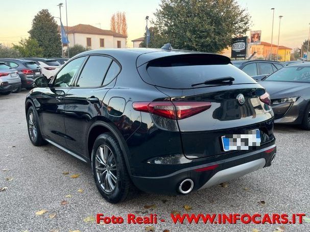 Alfa Romeo Stelvio 2.2 Diesel AT8 118 kW image number 4