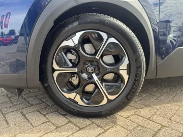 Car image 28