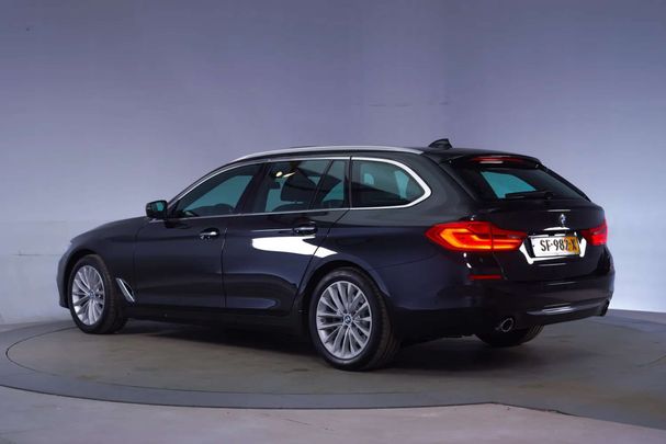 BMW 520i Touring 135 kW image number 2