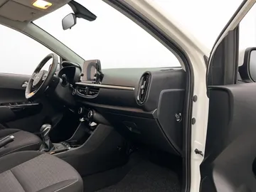 Car image 30