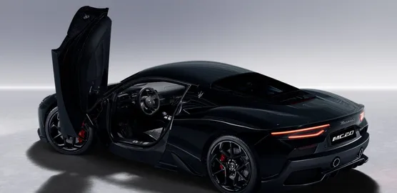 Car image 3