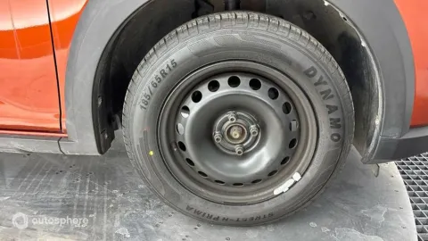 Car image 20