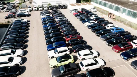 Car image 3