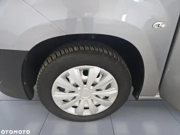Car image 28