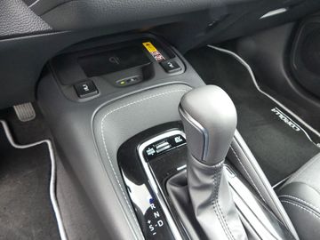 Car image 14