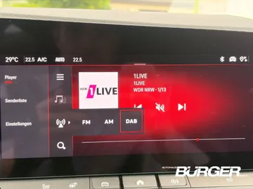 Car image 28
