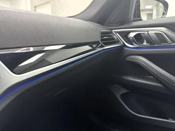 Car image 40