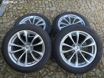 Car image 46