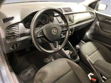 Car image 13