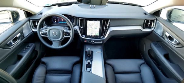 Volvo V60 B4 Ultimate 145 kW image number 11