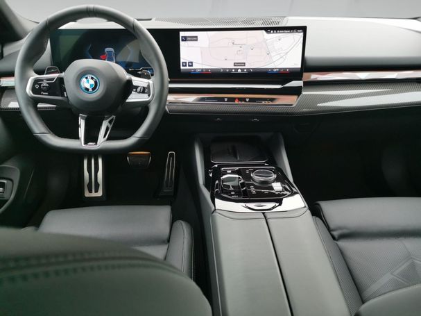 BMW 550 e xDrive 360 kW image number 6