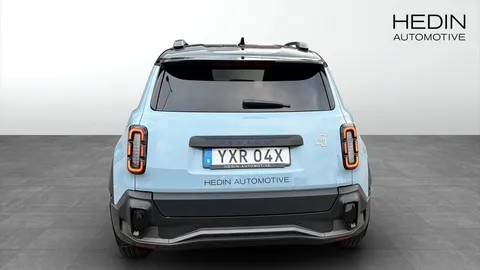 Car image 5