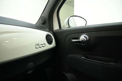 Car image 26