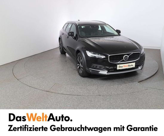 Volvo V90 Cross Country B4 Pro AWD 145 kW image number 3