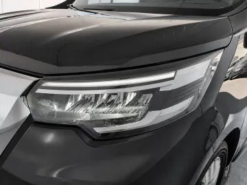 Car image 25