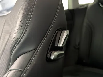 Car image 38