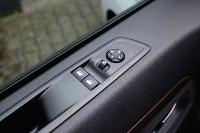 Car image 41