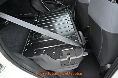 Car image 31