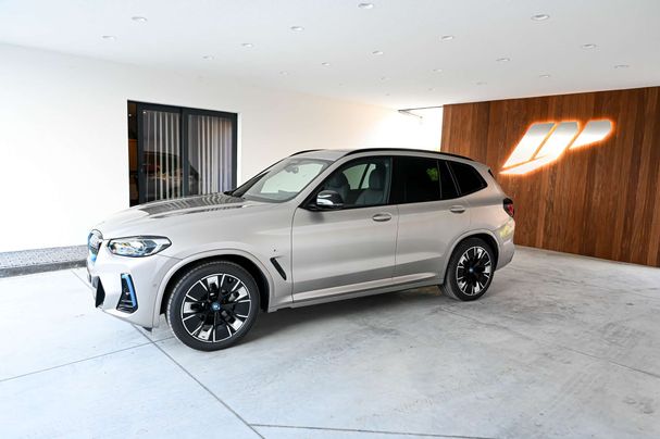 BMW iX3 Impressive 210 kW image number 1