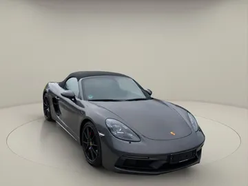 Car image 5