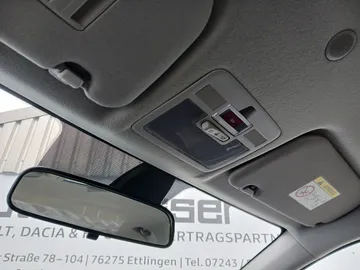 Car image 27