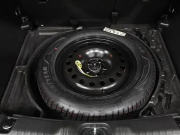 Car image 37