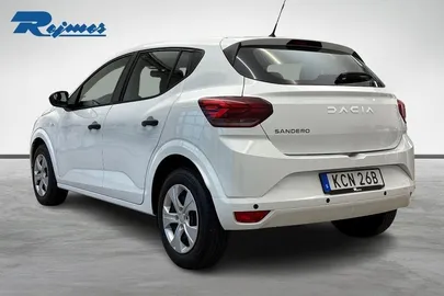 Car image 4