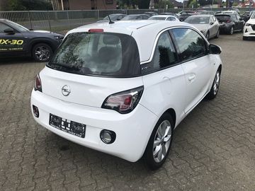 Car image 10