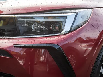 Car image 26