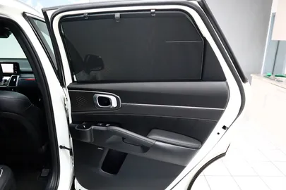 Car image 32