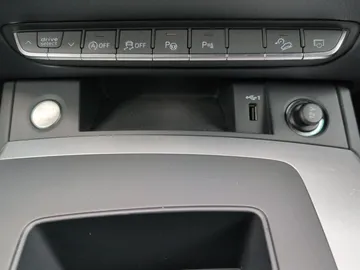 Car image 47