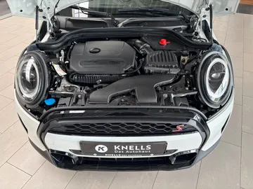 Car image 31