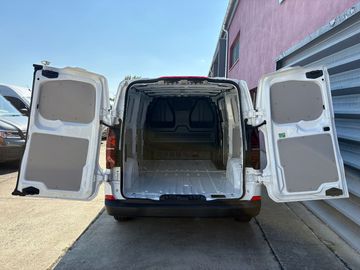 Car image 30