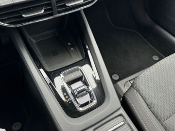 Car image 30