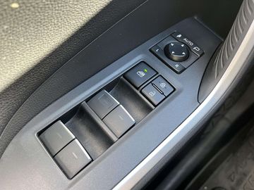 Car image 33