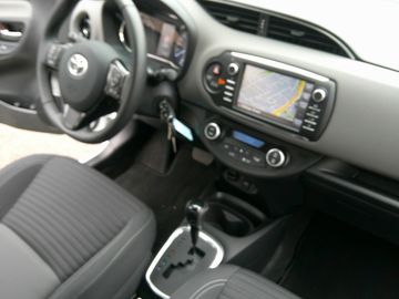 Car image 18