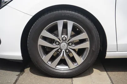 Car image 29