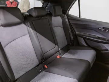 Car image 31