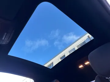Car image 33