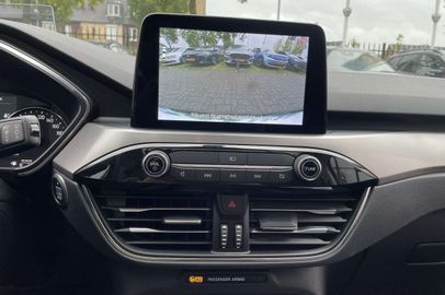 Car image 32