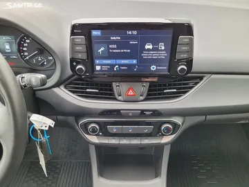 Car image 25