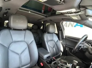 Car image 33