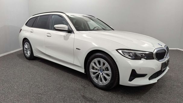 BMW 330 Touring 185 kW image number 2