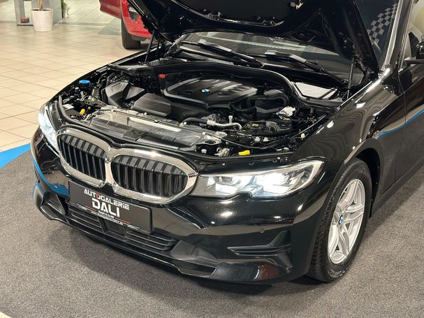 BMW 320d Touring 140 kW image number 23