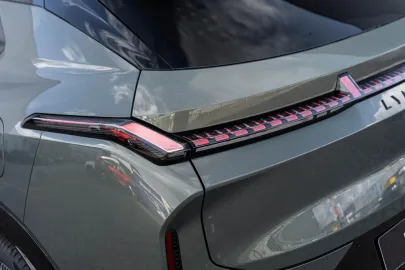 Car image 23