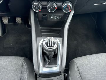 Car image 15